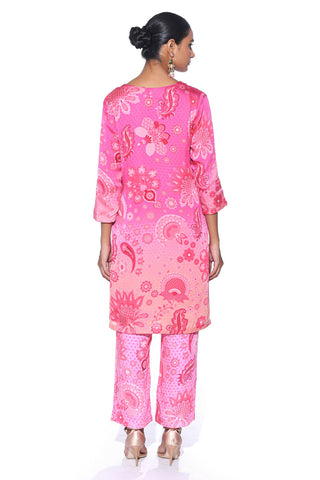 Pink Ombre Paisley Print Kurta Paired With Matching Pants, Co-Ord Set. Perfect for office wear, Resort, Lounge wear casual elegance, and modern ethnic styling.