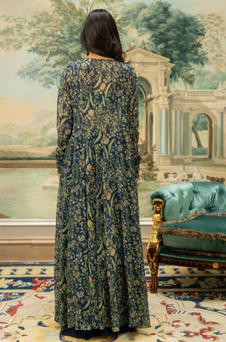 The floral jacket look from the back