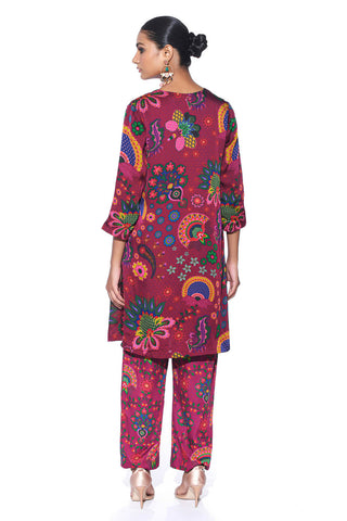 Back look of the crimson kurta co-ord-set.