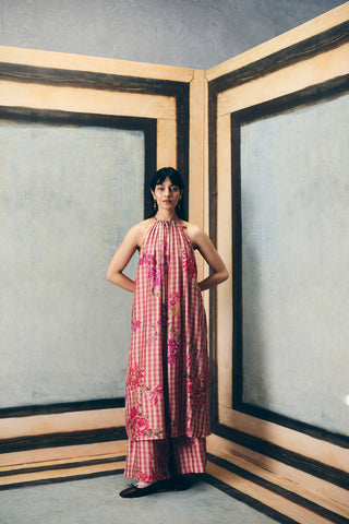 Pink gingham print kurta with halter neckline and matching pants, modern women’s outfit perfect for brunch, day outings, and effortless Indo-western styling.