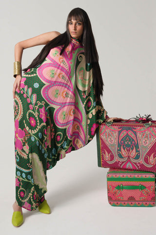 Emerald one shoulder dress perfect for elegant evenings and special occasions. Perfect for cocktail parties, weddings soirées, or red-carpet events.