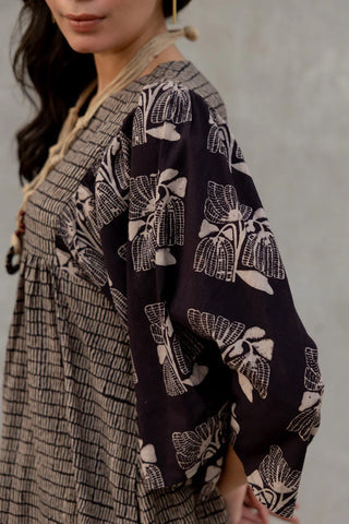 Inari grey and black cotton kaftan sleeve midi dress, boho hand block print - kaftan sleeve block print detail