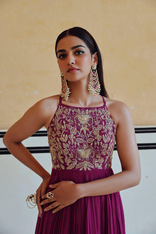 Close up look of the magenta Anarkali indo-western fusion wear for women. Jaal embroidered Anarkali set for festive wear