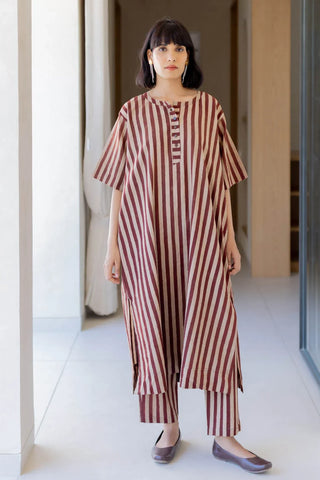 Full-length front view of maroon and beige stripe kurta set with side slits