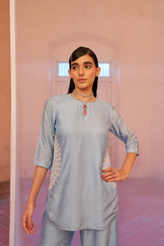 The Indian designer Women kurta Co-ord set is a casual day out or a laid-back evening affair, embrace the charm of this timeless combination.