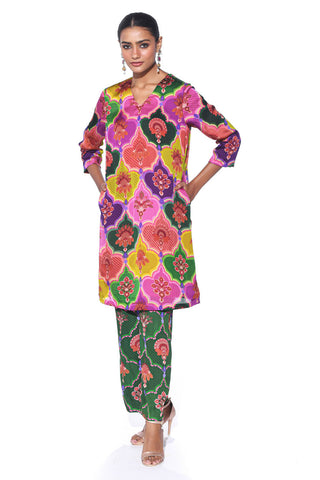 Multi Color Siddharth Bansal Signature Royal Paisley Pattern Kurta Paired With Contrasting Bottle Green Pants, Co-Ord Set. A perfect fushion indo-western designer luxury Gen-Z women dress.