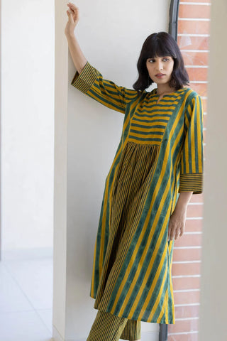 Mustard and green striped 4 panel kurta with three-quarter sleeves and striped cuffs, styled pose
