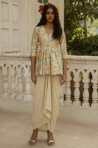 Perfect for bridal looks, pre-wedding events, wedding guest glam and unforgettable special occasions.