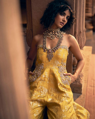 A self-woven Russian jacquard jumpsuit in a beautiful shade of yellow. Prefect for Indian ethnic fushion parties, wedding cocktail night, wedding reception or halid ceremony.