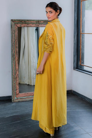 this elegant jacket set is strewn with beautiful florals on the blouse and jacket, in delicate cutwork embroidery. All rounder outfit for Resort wear, brunch to soiree, vacation in stlye, gen-z glam, floaty and fierce and more.