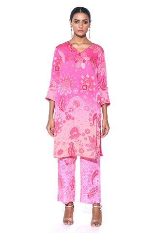 Rani Pink Ombre Sb Signature Self Paisley Print Kurta Paired With Matching Pants, Co-Ord Set. Perfect for office wear, Resort, Lounge wear casual elegance, and modern ethnic styling. Designed by Siddharth Bansal.